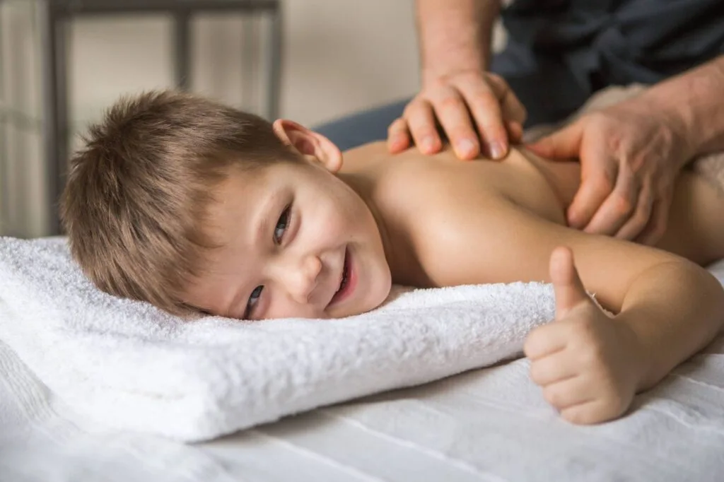 Massage-enfant-scaled